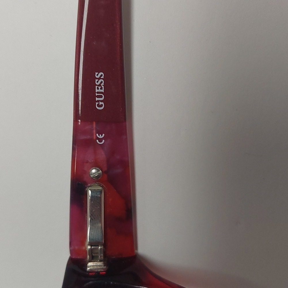 Guess frames and case - Picture 7 of 8